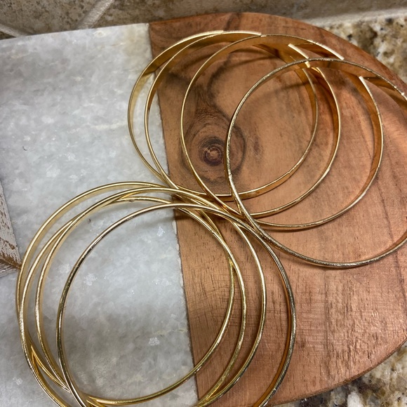 Set of 8 Goldtone Bangle Bracelet - Picture 7 of 8